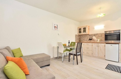 Seget Donji Apartment | Cozy apartment in Seget Donji