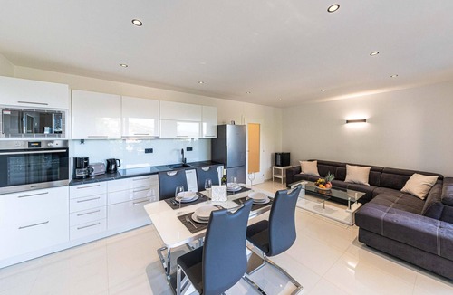 Seget Donji Apartment | Cozy apartment in Seget Donji with WiFi