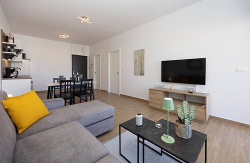 Seget Donji Apartment | Cozy apartment in Seget Donji