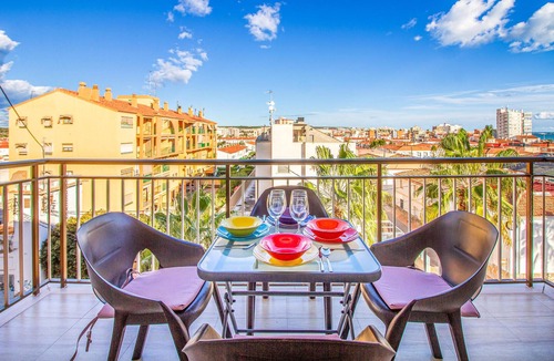 Santa Pola Apartment | Cozy apartment in Santa Pola with WiFi