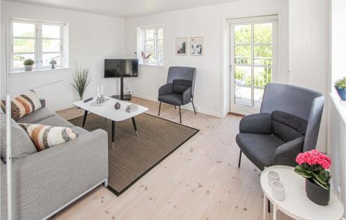 Samsø Apartment | Cozy Apartment In Samsø With Kitchen