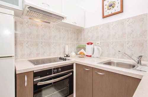 Smrika Apartment | Cozy apartment in Smrika with WiFi