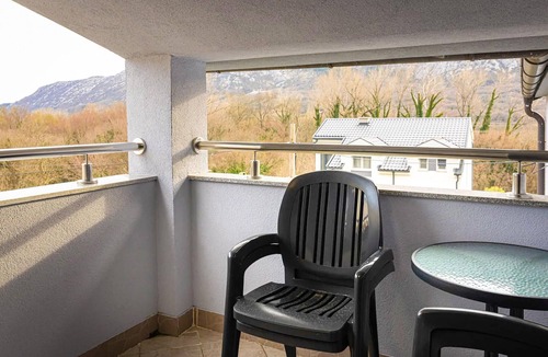 Tribalj Apartment | Cozy apartment in Tribalj with WiFi