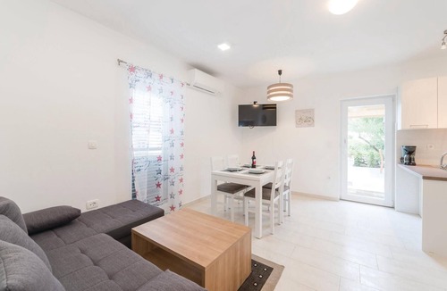 Verunic Apartment | Cozy apartment in Veli Rat with WiFi