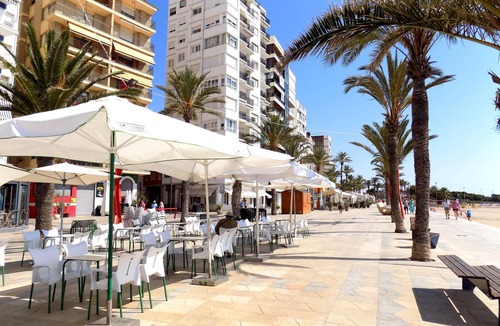 Vinaros Apartment | Cozy apartment in Vinaròs with house sea view