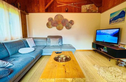 Kandersteg Apartment | Cozy Apartment in Vintage House in Kandersteg