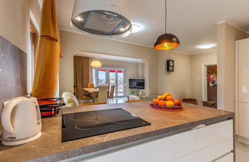 Peroj Apartment | Cozy apartment in Vodnjan with swimming pool