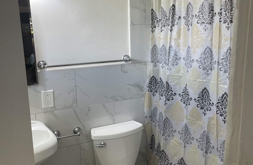 North Oak Park Apartment | Cozy Apartment Near Downtown!
