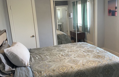 North Oak Park Apartment | Cozy Apartment Near Downtown!