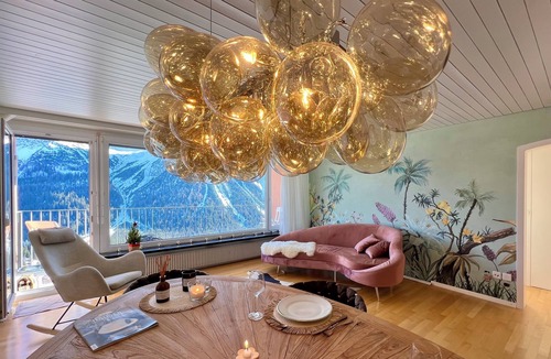 Arosa Apartment | Cozy apartment right on the ski slope in the heart of Arosa, with all-day sunshine
