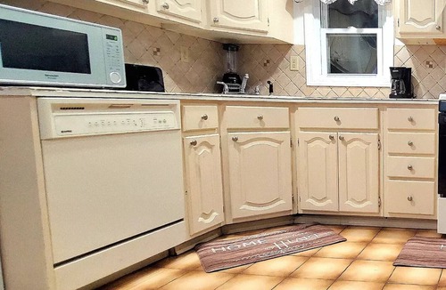Ridgefield Park Apartment | Cozy apartment near all