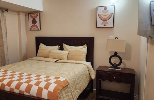 Port Richmond House | Cozy Apartment