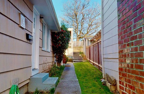 Snohomish Apartment | Cozy Apartment w/Air Conditioning, Smart TV, Covered Parking
