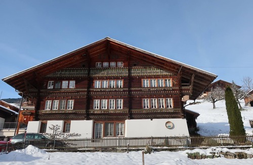 Hünibach Apartment | Cozy apartment with a beautiful view, quiet location.