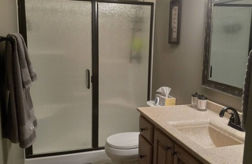 Benton Apartment | Cozy Apartment with all the amenities you could want.