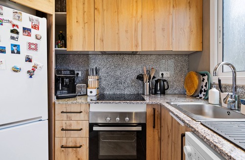 El Carmel Apartment | Cozy apartment with private sunny terrace