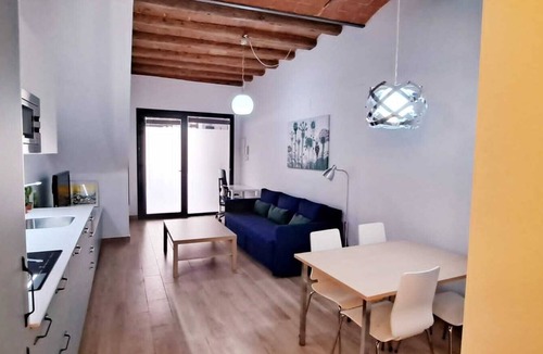 El Clot Apartment | Cozy apartment with separate entrance
