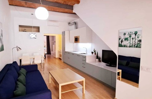 El Clot Apartment | Cozy apartment with separate entrance