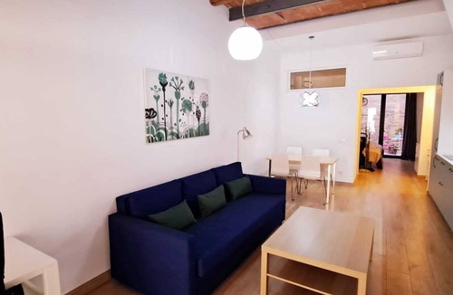 El Clot Apartment | Cozy apartment with separate entrance