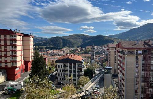 Azkoitia Apartment | Cozy apartment with large balcony in Azkoitia