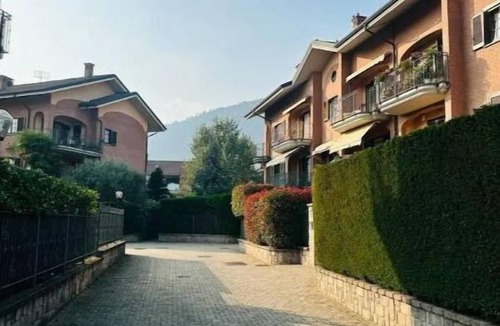 Piossasco Apartment | Cozy apartment with mountain view from back deck and fenced in yard.