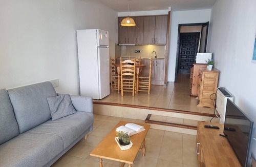 Pedrinya Apartment | Cozy apartment with terrace and pool 50m from the beach
