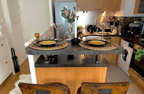 Bezons Apartment | Cozy Appartment - 10' La Defense -25' Paris - Parking