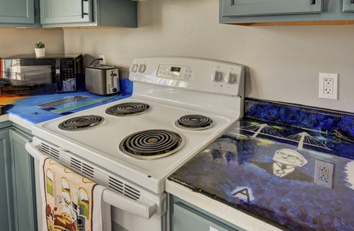 Pottawattamie County Apartment | ♔ Cozy Apt A Stone's Throw away from Downtown ♔