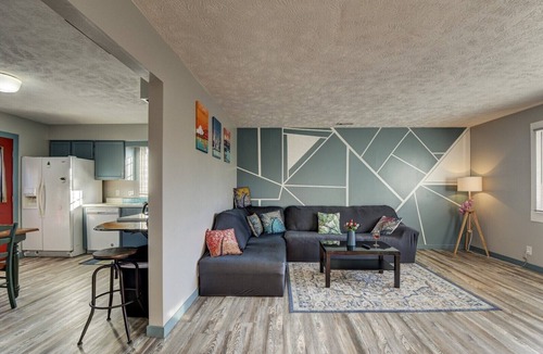 Pottawattamie County Apartment | ♔ Cozy Apt A Stone's Throw away from Downtown ♔
