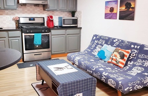 Queens House | Cozy Apt Close To Manhattan with free parking