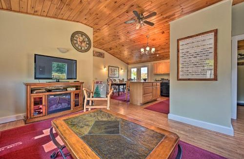 Moscow Apartment | Cozy Apt w/Hot Tub & Deck, 10 Mi to Stowe Resort!