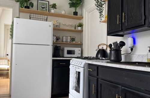 Newtonville Apartment | Cozy Apt w/Sunset View Over River