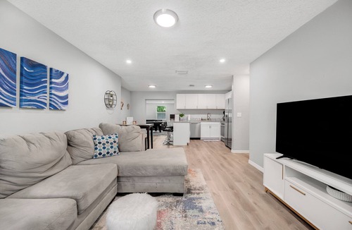 Seminole House | COZY ARCADE HOME BY THE BEACH