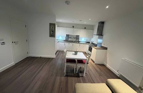 Woolwich Apartment | Cozy Arsenal home for all