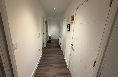 Woolwich Apartment | Cozy Arsenal home for all