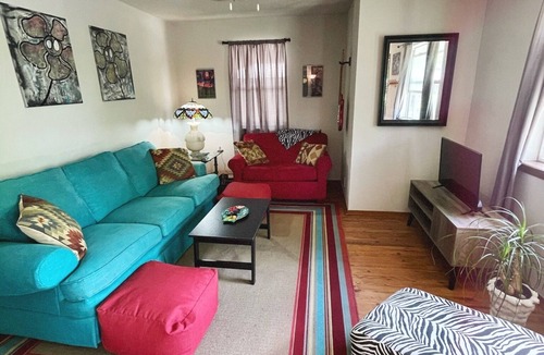 Tahlequah House | cozy, artsy, private (entire home) near downtown