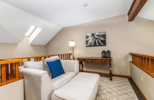 The Galena Territory House | Cozy at Creekwood Getaway