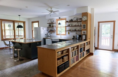 Athens House | Cozy Athens Home on the Brook