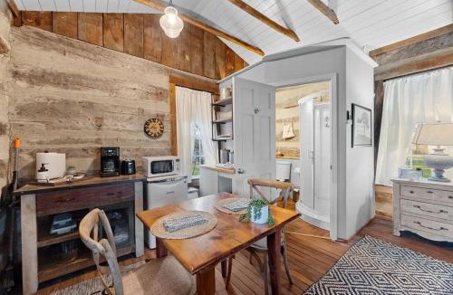 Augusta House | Cozy Augusta Hideaway for 2