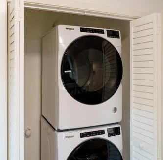 Rosewood House | Cozy Austin Escape King and 3 Queens Family or Group