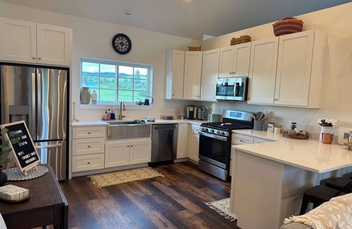 Harvard House | Cozy Avon Country Escape