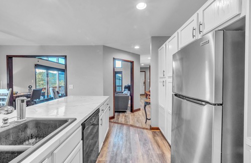 Sugar Mountain House | Cozy Banner Elk Chalet with Mountain Views and Fireplace