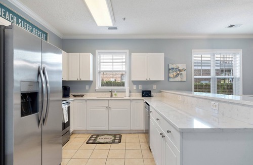 North Myrtle Beach Condo | Cozy Barefoot Beach Retreat: Resort Amenities