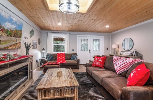 Walnut Shade House | Cozy Barn, near Branson, MO