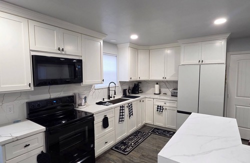 Iowa Colony House | Cozy Barndo in Rosharon
