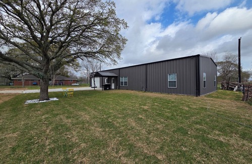 Iowa Colony House | Cozy Barndo in Rosharon