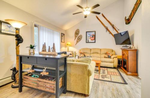 Bartlett Apartment | Cozy Bartlett Condo with Deck and Resort Amenities!