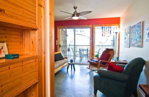 Barton Hills Apartment | Cozy Barton Hills Studio | Walk to Zilker Park