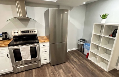 Orangeville Apartment | Cozy Basement Apartment (700 sq ft) with Full Kitchen