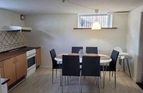Hirtshals Apartment | Cozy basement apartment in the center